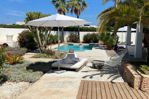 Villa a Cala Tarida, Ibiza, Cala Tarida - € 1.700.000 | Ref: CVE607 - foto 3